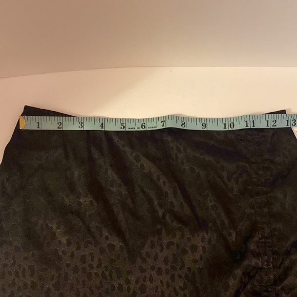 Forever 21 Black on Black Leopard Print Ruffles and side Rouching Skirt Sz Small - Picture 8 of 11
